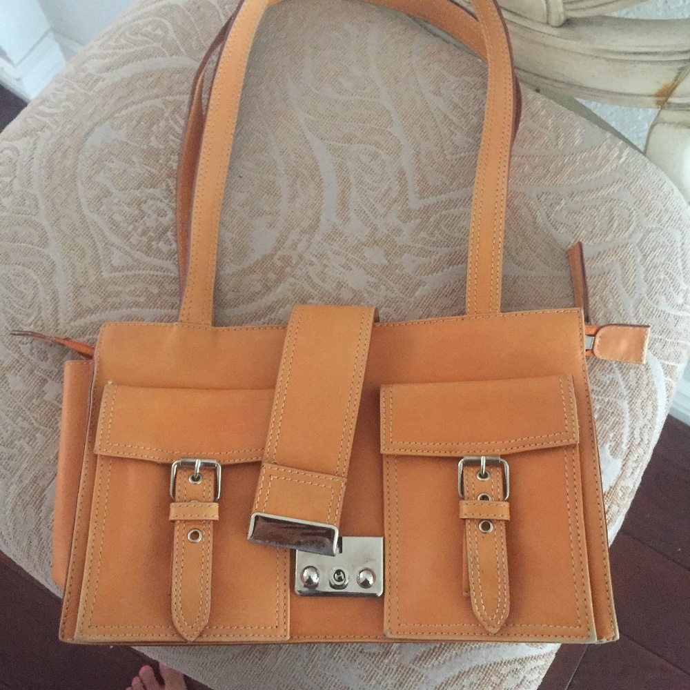 Perlina shoulder purse